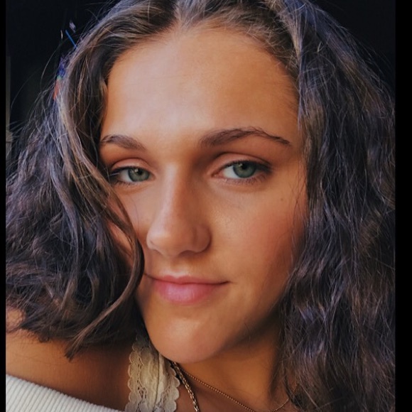 Meet your Posher, Darby - Picture 2 of 2